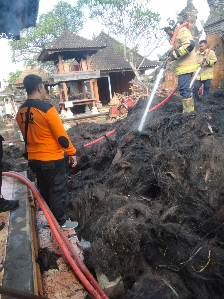Kebakaran di Banjar Munggu, Desa Mengwi, Kecaamatan Mengwi Tanggal 19 Agustus 2024